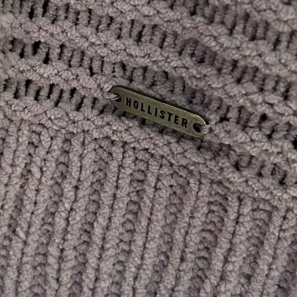 Hollister Mock Neck Oversized Lavender Sweater
Size: Small
EUC - Picture 5 of 9